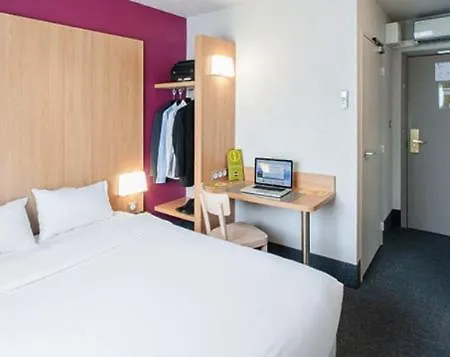 Comfort Grenoble Egreve Hotel 2*